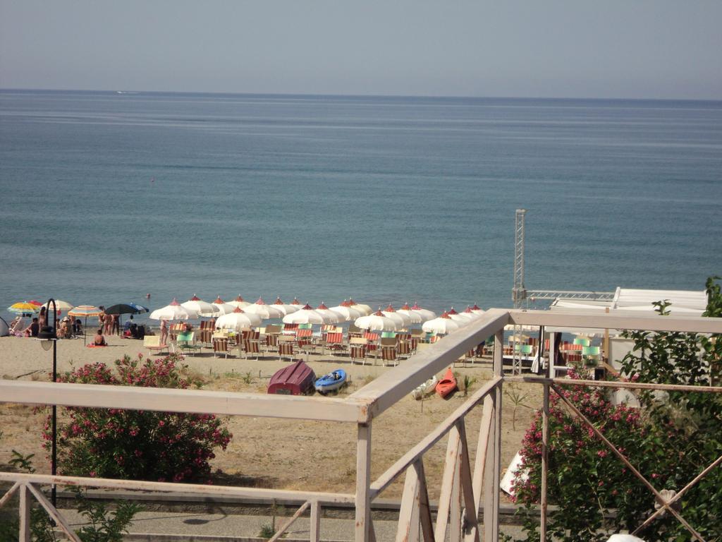 Casa Vacanza Alice & Mari Ascea Exterior photo